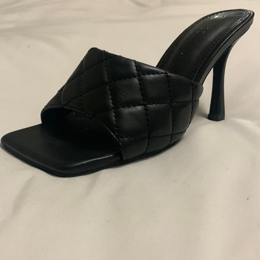 Quilted square toe heels